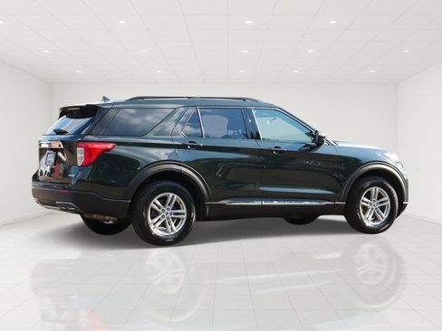 Certified 2023 Ford Explorer XLT w/ Equipment Group 202A AWD/4WD image 3