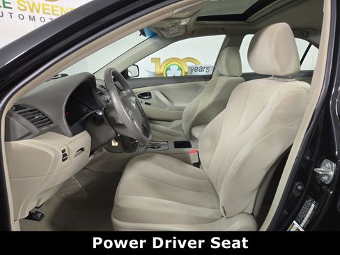 Used 2009 Toyota Camry LE FWD image 11