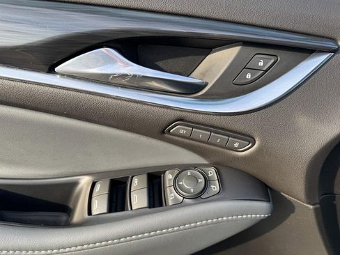 Used 2022 Buick Enclave Premium image 16