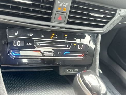 Used 2025 Volkswagen Jetta Sport FWD image 20