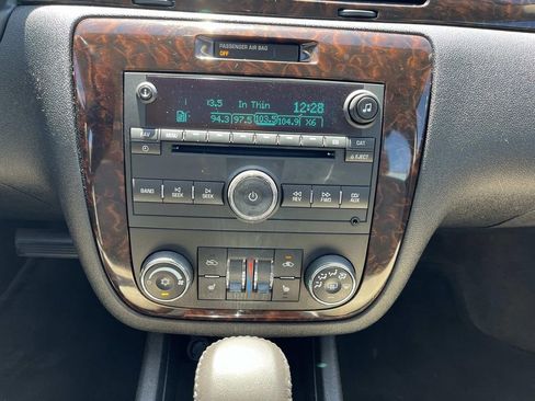 Used 2012 Chevrolet Impala LTZ FWD image 14