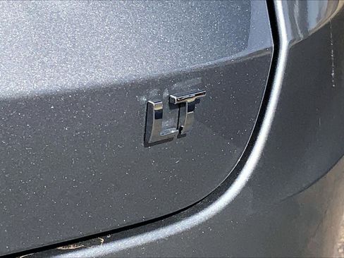 Used 2025 Chevrolet Trax LT w/ LT Convenience Package image 10