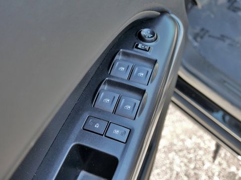 Used 2022 Chevrolet Colorado LT w/ LT Convenience Package image 18