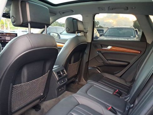 Used 2023 Audi Q5 2.0T Premium w/ Convenience Package image 8