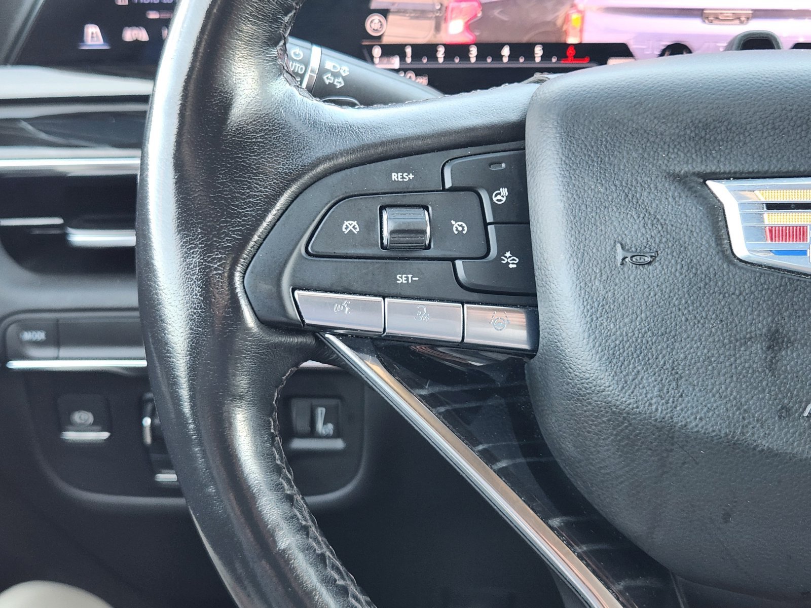 Used 2024 Cadillac Escalade ESV Sport RWD image 31