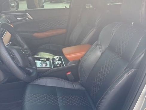 Used 2022 Mitsubishi Outlander SEL image 9