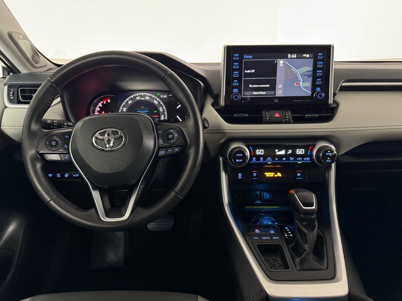 Used 2020 Toyota RAV4 Limited FWD image 30