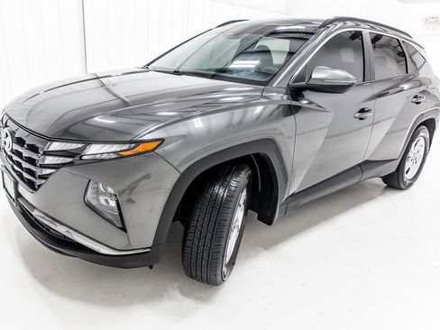 Used 2023 Hyundai Tucson SEL FWD image 2