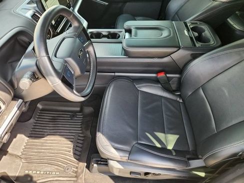 Used 2025 Ford Expedition Max Platinum w/ Stealth Appearance Package AWD/4WD image 12