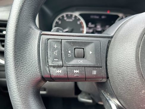 Used 2023 Nissan Rogue S AWD/4WD image 15