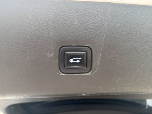 Used 2022 Chevrolet Traverse High Country w/ LPO, Cargo Package AWD/4WD image 24