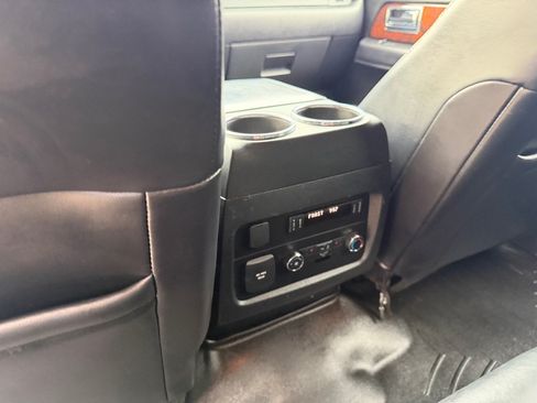 Used 2015 Lincoln Navigator 4WD image 22