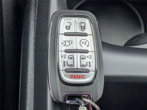 New 2026 Chrysler Pacifica Select image 28