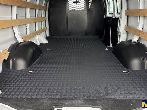 Used 2024 GMC Savana 2500 w/ Driver Convenience Package image 16