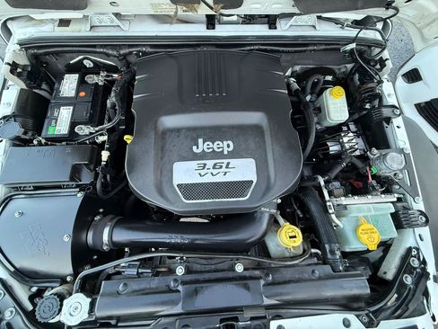 Used 2013 Jeep Wrangler Rubicon w/ PWR Convenience Group image 19