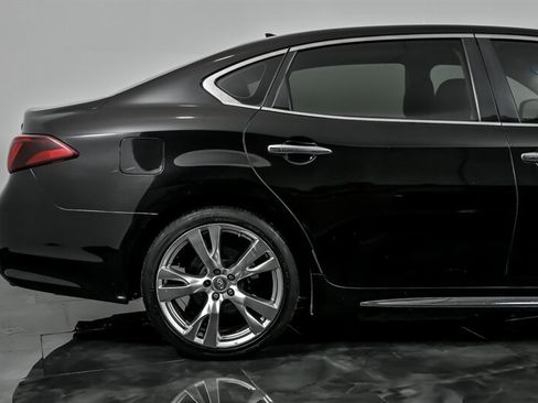 Used 2015 INFINITI Q70 L 5.6 w/ V8 Deluxe Technology Package image 10