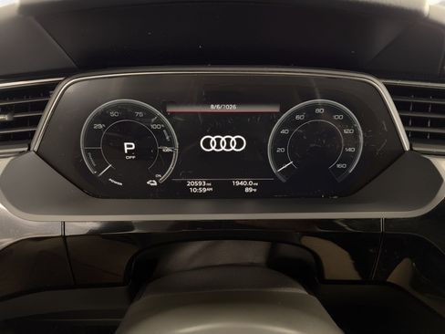 Used 2024 Audi Q8 e-tron Premium Plus w/ Premium Plus Package AWD/4WD image 25