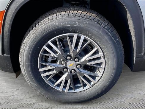 New 2026 Chevrolet Traverse LT w/ Driver Confidence Package image 15