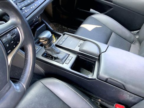 Used 2022 Lexus ES 300h w/ Premium Package image 17