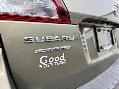 Used 2016 Subaru Outback 3.6R Limited AWD/4WD image 23
