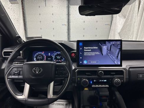 Used 2025 Toyota 4Runner TRD Off-Road Premium AWD/4WD image 16