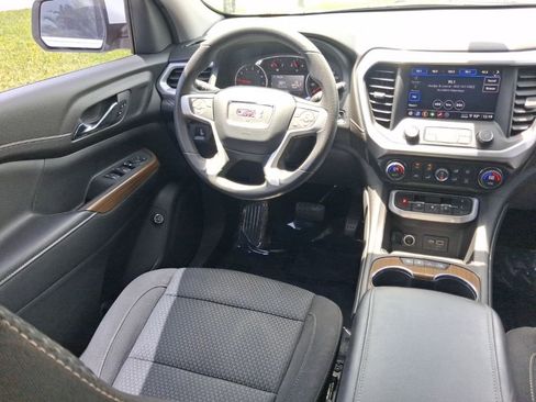 Used 2021 GMC Acadia SLE w/ Driver Convenience Package FWD image 9