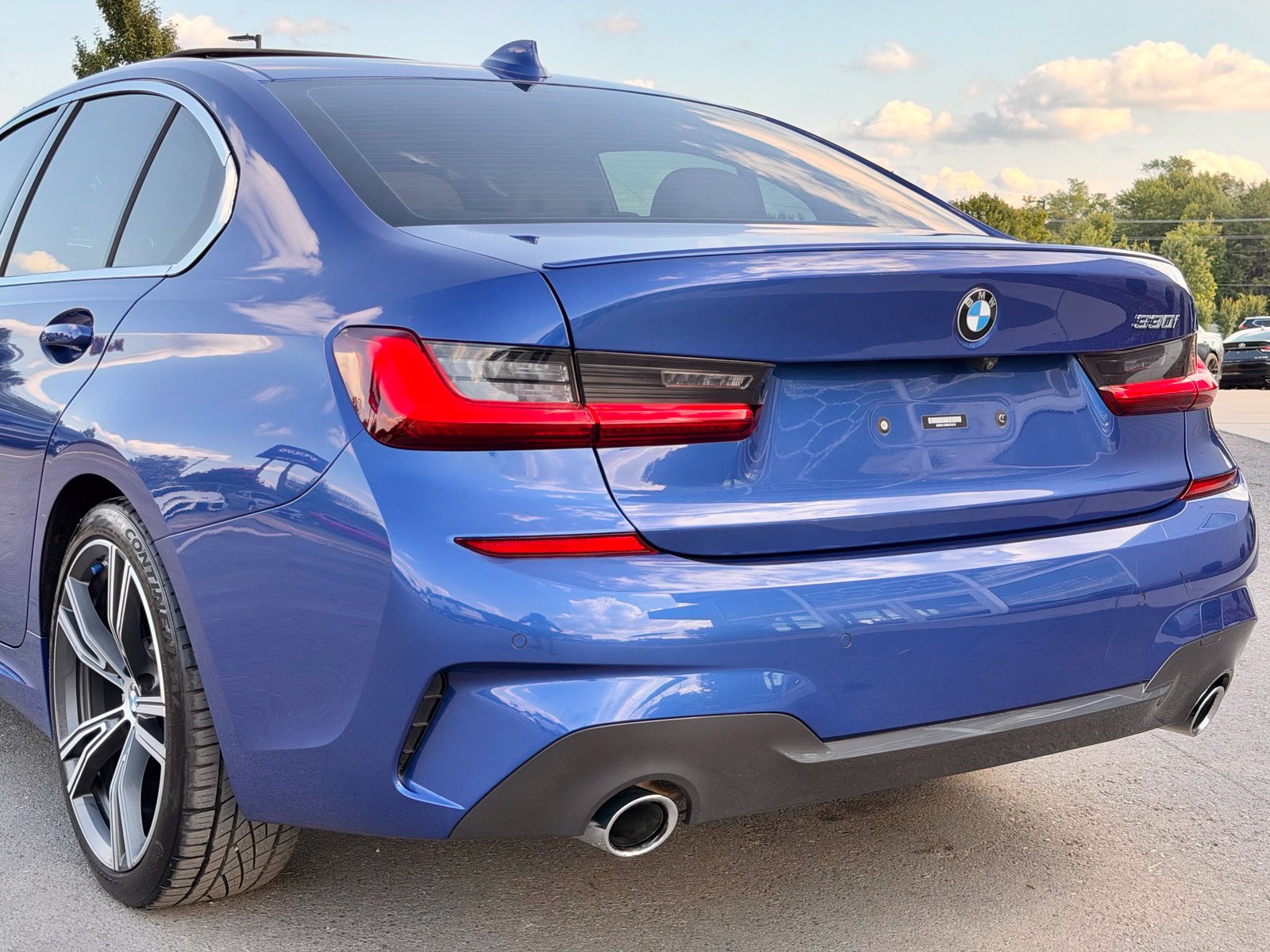 Used 2022 BMW 330i Sedan w/ M Sport Package RWD image 6