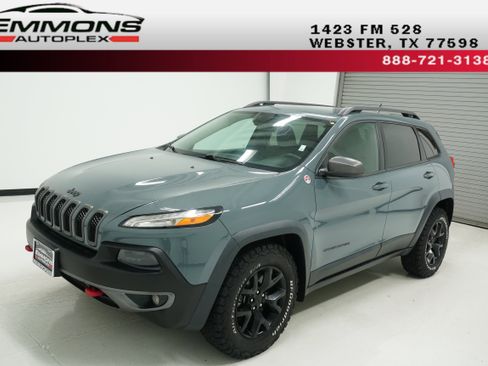 Used 2015 Jeep Cherokee Trailhawk w/ Leather Interior Group AWD/4WD image 1