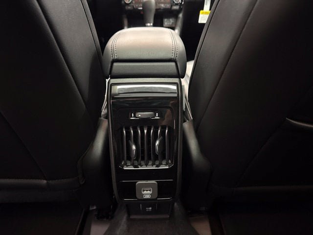 New 2026 Jeep Compass Limited w/ Sun, Sound & Navigation Group AWD/4WD image 44