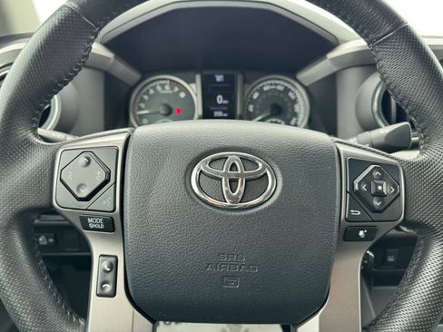 Used 2017 Toyota Tacoma SR5 w/ Tow Package AWD/4WD image 16