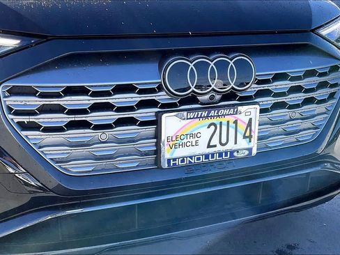 Used 2024 Audi Q8 e-tron Premium Plus w/ Premium Plus Package AWD/4WD image 33