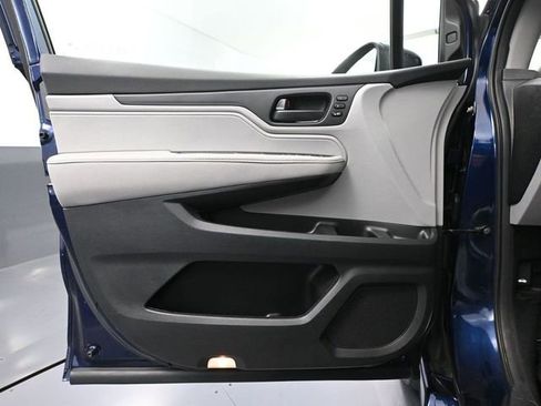 Used 2023 Honda Odyssey EX-L image 18