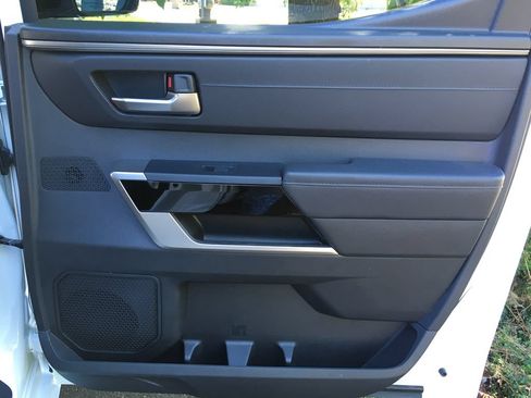 Used 2025 Toyota Tundra Limited AWD/4WD image 30