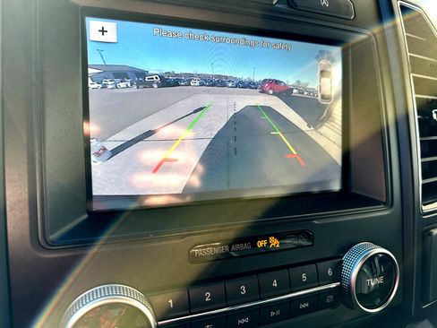 Used 2018 Ford Expedition Limited image 21