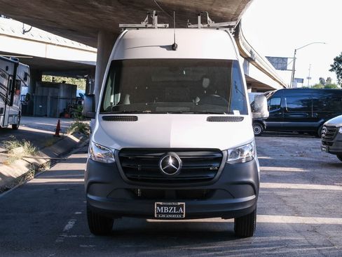 Used 2023 Mercedes-Benz Sprinter 2500 image 2