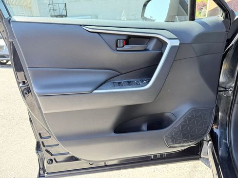 Used 2019 Toyota RAV4 LE w/ All Weather Liner Package AWD/4WD image 13