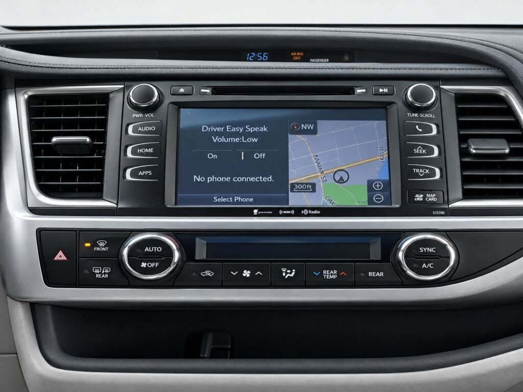 Used 2019 Toyota Highlander XLE AWD/4WD image 10