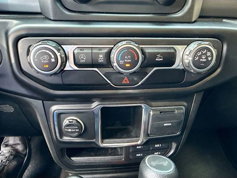 Used 2021 Jeep Wrangler Sport image 17