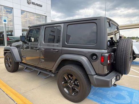 Used 2023 Jeep Wrangler Unlimited Sport AWD/4WD image 4