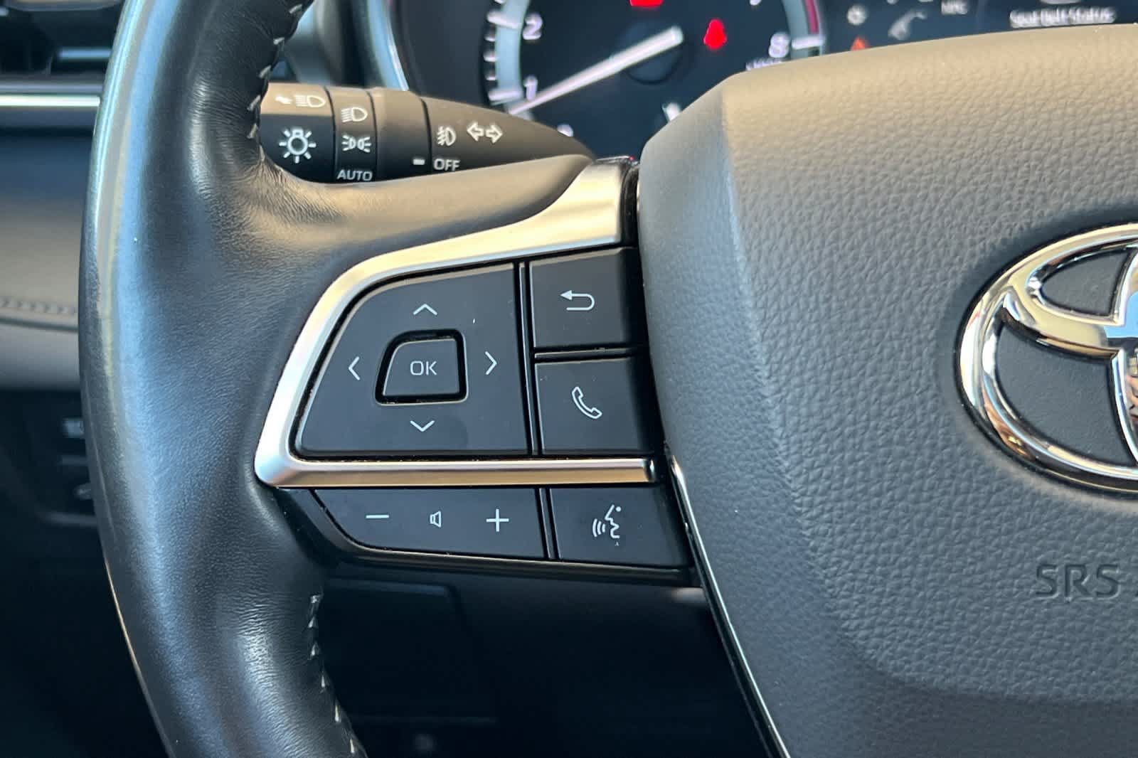Used 2021 Toyota Highlander Limited AWD/4WD image 29