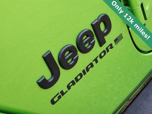 Used 2025 Jeep Gladiator Sport image 12