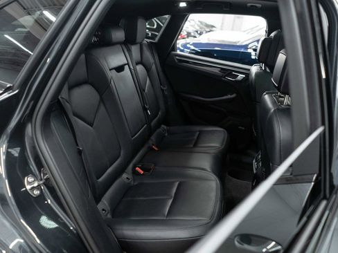 Used 2023 Porsche Macan Turbo image 13