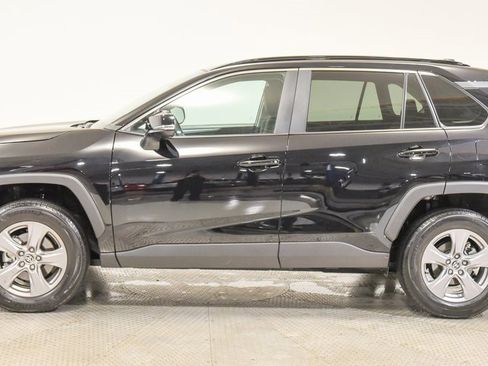 Used 2025 Toyota RAV4 XLE image 9