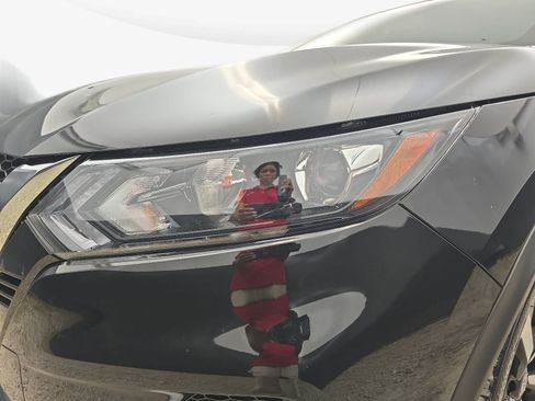 Used 2022 Nissan Rogue Sport SL AWD/4WD image 29