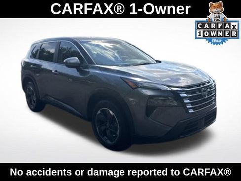 Used 2024 Nissan Rogue SV FWD image 2