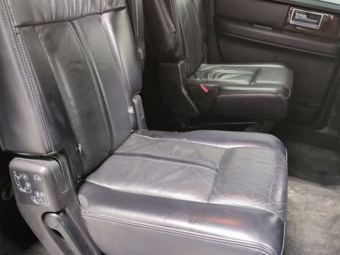 Used 2017 Lincoln Navigator L Select image 21