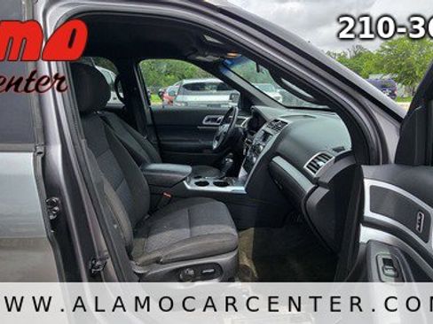Used 2013 Ford Explorer XLT FWD image 13