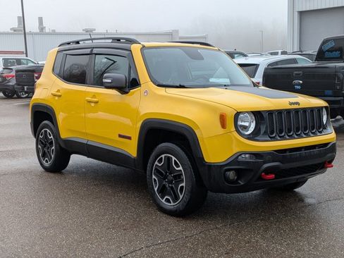 Used 2017 Jeep Renegade Trailhawk w/ Cold Weather Group II image 3