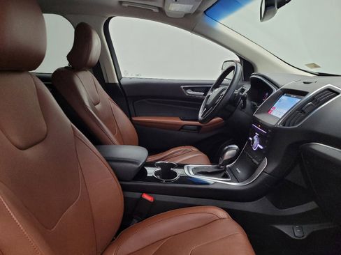 Used 2018 Ford Edge Titanium w/ Equipment Group 301A AWD/4WD image 21