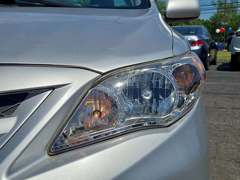 Used 2011 Toyota Corolla LE FWD image 12